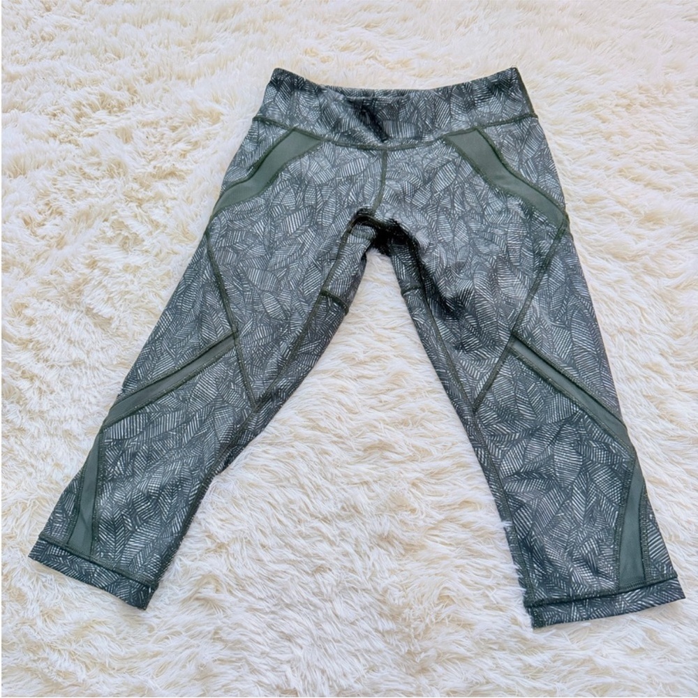 Lululemon Cool To Street Crop Jazzy White Gator Green - Picture 2 of 6